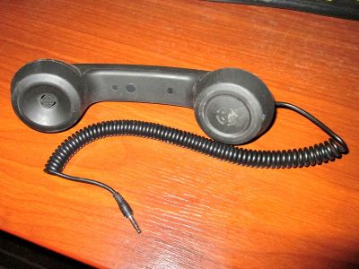 nevyužité retro-sluchátko k mobilu