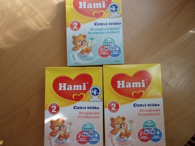 Daruji tři HAMI 2 sušená mléka pro miminka