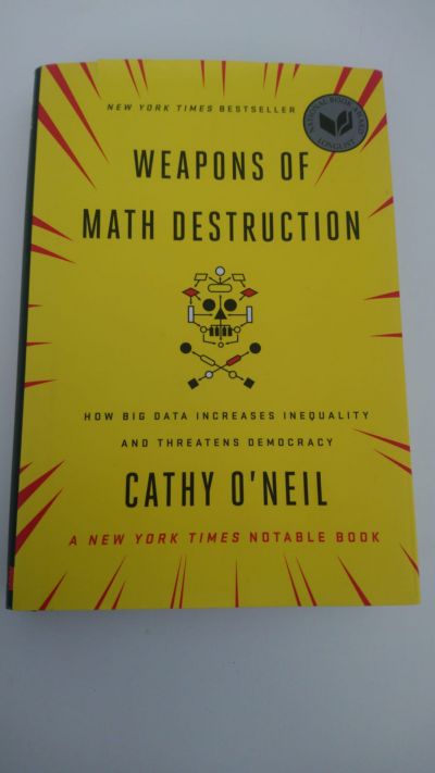 Anglicka knizka Weapons of Math Destruction