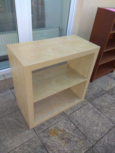 Knižnica IKEA expedit