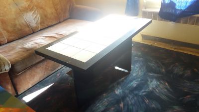 Daruji konferenční stolek