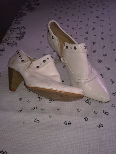 Daruji bílou dámskou obuv 