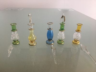 Dekorativní lahvičky k parfémům