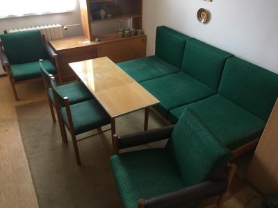 DARUJI - starší sedací souprava (gauč, 2x křeslo, 2x židle)