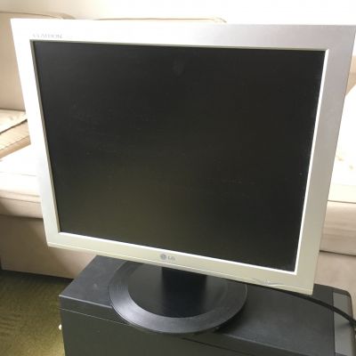 Monitor LG 19"