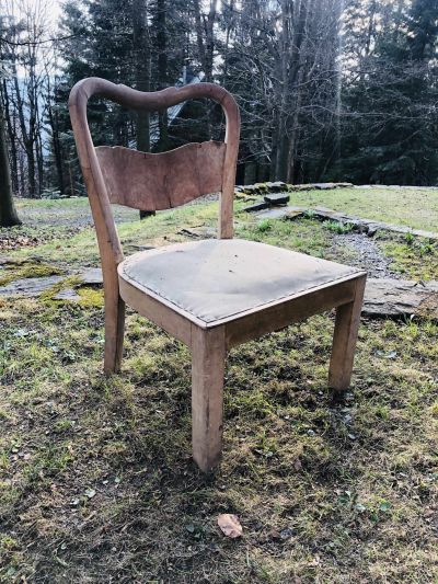Starožitná židle v původním stavu