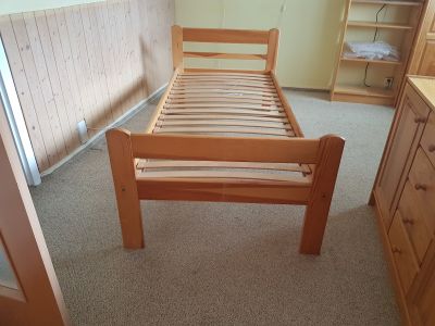Dřevěná postel 193×85 a to hned 2x