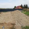 Za odvoz daruji zeminu, převážně kamenitou