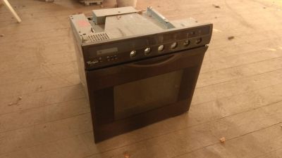 Elektrická trouba s plynovou varnou deskou