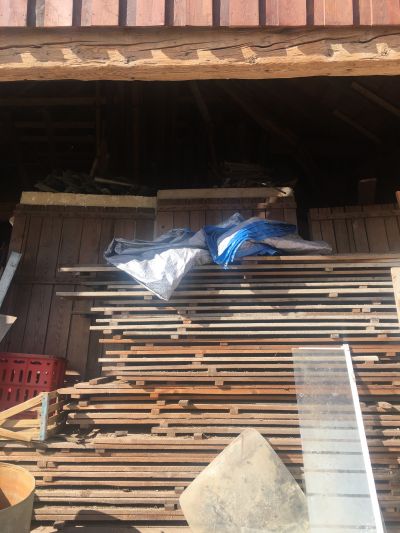 Rozebraná chata typu "okál"