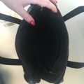 Černá lesklá kabelka benetton