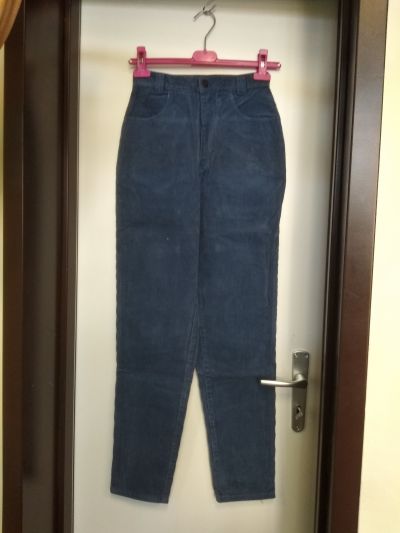 Manšestr kalhoty nové, volný střih, 65 cm pas