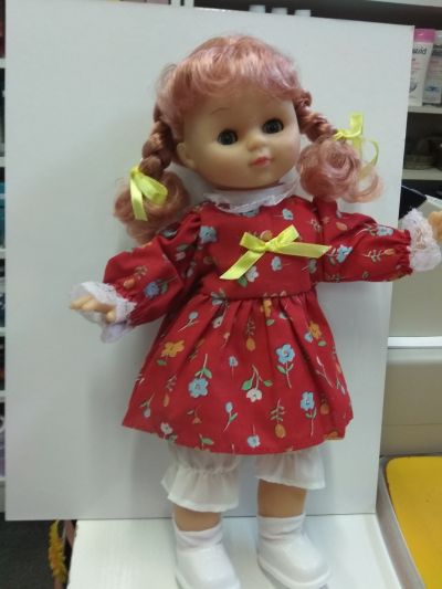 Nová panenka mrkací, tělo látkové, 30cm výška