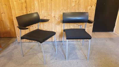 Židle stohovací stříbrná/černá