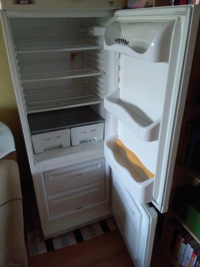 Lednice s mrazákem 160 cm