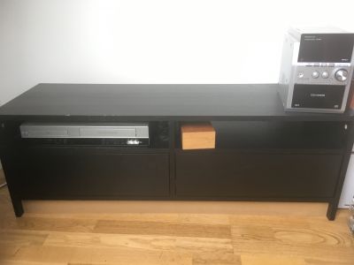 Televizní stolek Ikea
