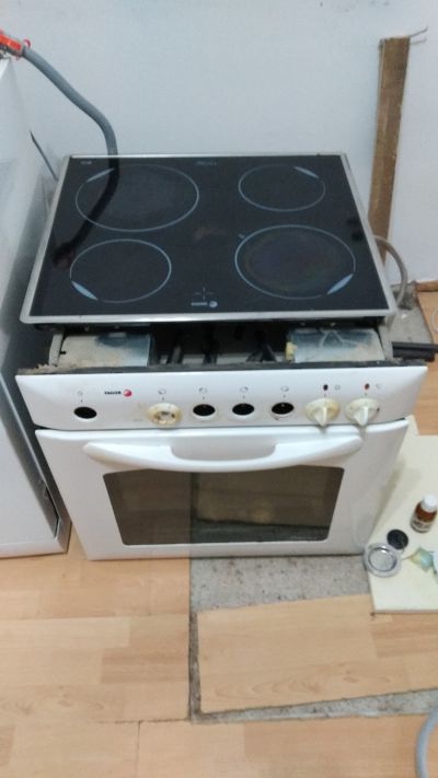 Vestavná trouba + sklokeramika FAGOR