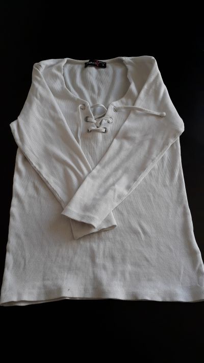 Bílé triko s dlouhým rukávem S