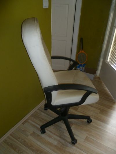 Daruji kancelářskou židly
