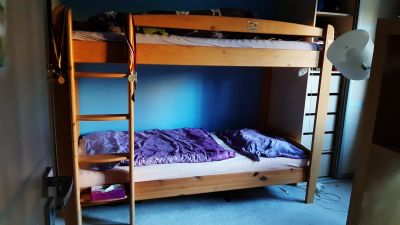 Palanda z dětského pokoje, relativně zachovalá