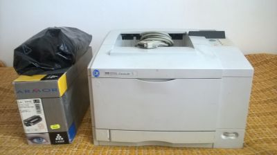 Tiskárna HP LaserJet 5, co mačká papír + 2 nerozb. tonery