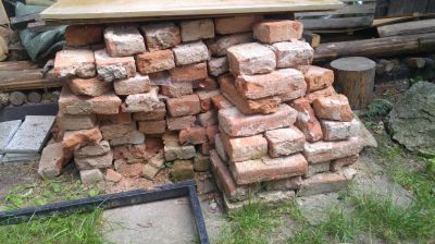 staré cihly s paletami