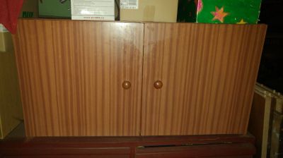 skříňka s 2 dvířky