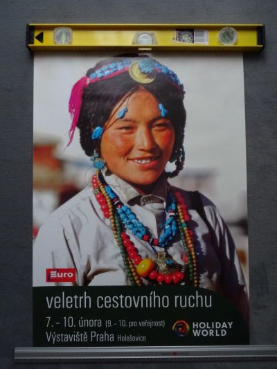 Plakát z cestovního veletrhu - Tibeťanka