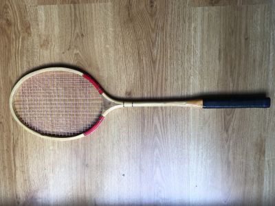 Raketu na badminton