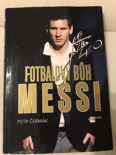 Daruji knihu “Messi”