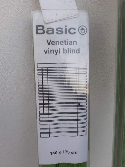 Basic Venetian vinyl blinds ( žaluzie )  140 x 175 cm zelené