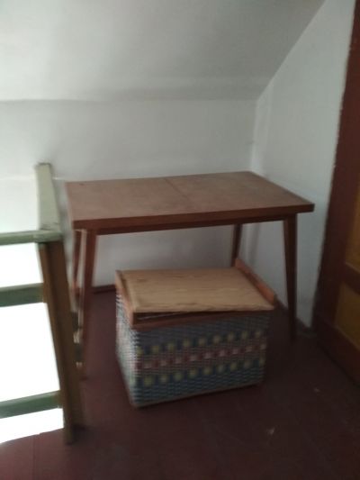 Starší nábytek