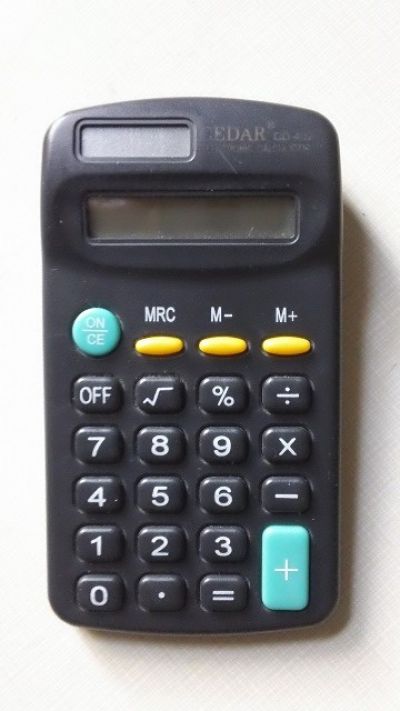 Kalkulačka na 1 AA (tužkovou) baterii