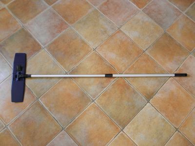 Mop Dr. Schutz, Mopi