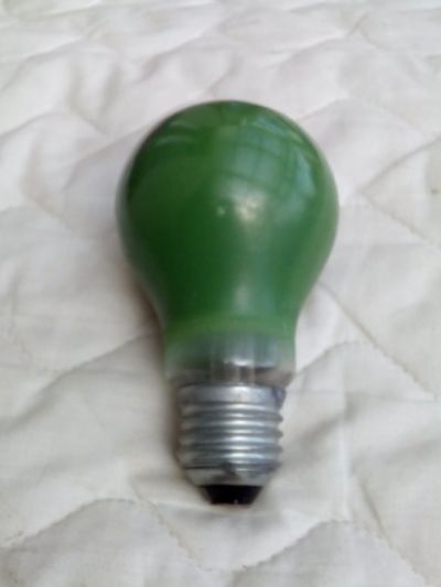 Zelená žárovka  slabá