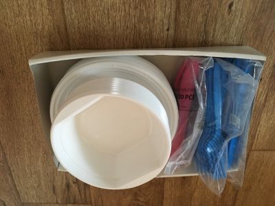 Plastové nádobí - jednorázové