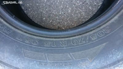 Celoroční pneu 205/70 R 15