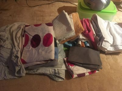 Mix osušek, ložního prádla, plachet