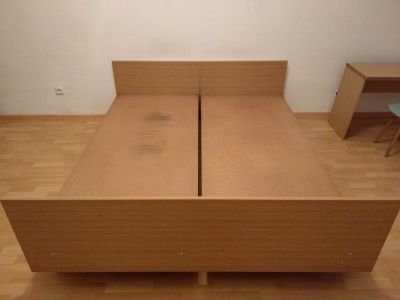 Manželská postel 180x200 cm