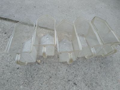 Plastové zásobníky do linky