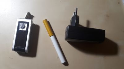 E cigaretu pripadne mp3 na baterku