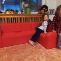Červený gauč pro děti