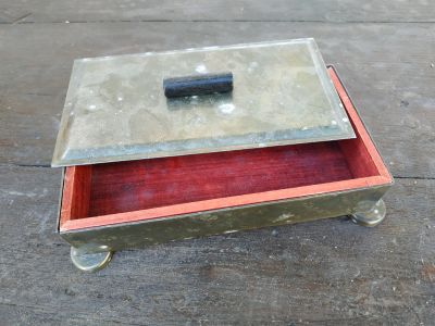 Dřevěná retro krabička s víčkem
