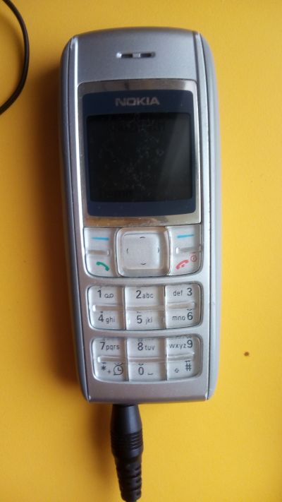 Stary telefon Nokia