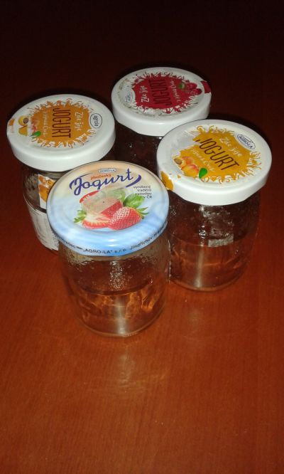 skleničky od jogurtů (na zavařování)