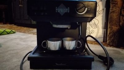 Daruji přistroj na připravu espresso 