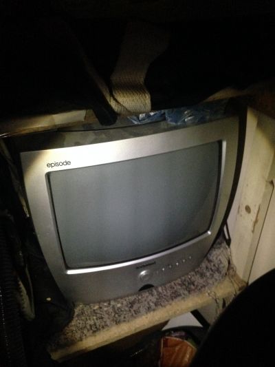 Stará katodová televize SAMSUNG, úhlopříčka 35cm. 