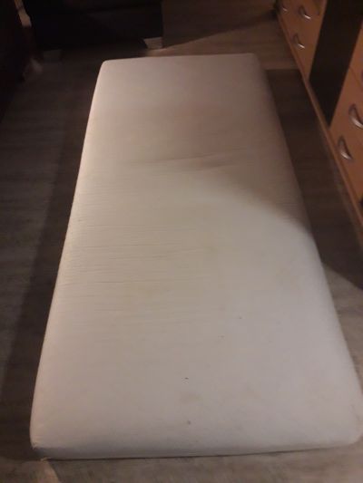 Pěnové matrace 90x200x10 cm, použité