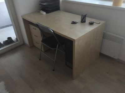 IKEA psací stůl, světlý