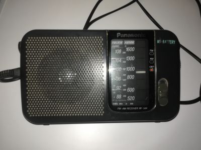 Klasické radio Panasonic plně funkční 